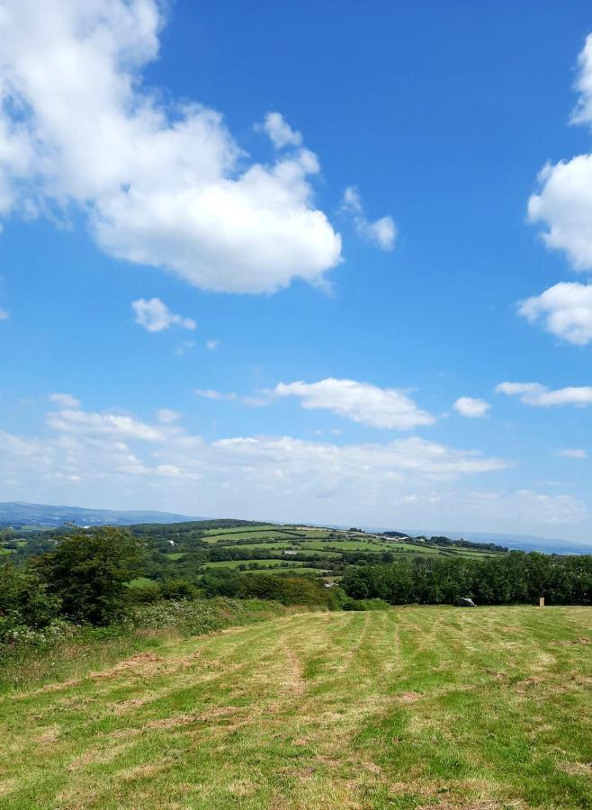 Summit Camping Kit Hill Cornwall Panoramic Views Grass Pitch From 15Pn Or Bella Bell Tent 75Pn Callington Экстерьер фото